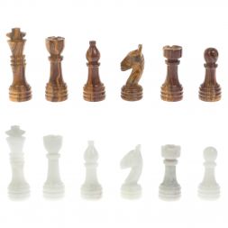 Каменные шахматы "Игрок" из белого мрамора и оникса 38х38 см