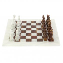 Каменные шахматы "Игрок" из белого мрамора и оникса 38х38 см