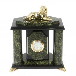 Часы "Лев" из змеевика и бронзы