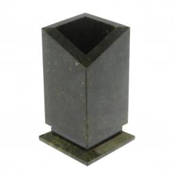 Карандашница из темного змеевика