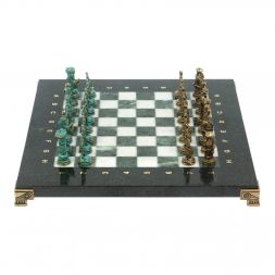 Шахматы "Рыцари" фигуры бронза / патина 28х28 см из змеевика и мрамора