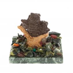 Сувенир "Два филина на пне" на змеевике