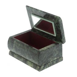 Шкатулка из шабровского змеевика 10х7х5,5 см