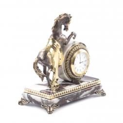 Декоративные часы из бронзы и мрамора "Конь на дыбах"