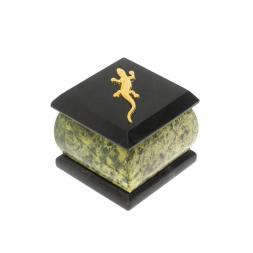 Шкатулка с ящерицей из змеевика 6х6х6,5 см