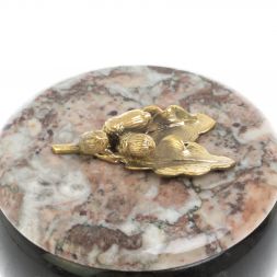 Шкатулка круглая "Желуди" камень креноид 10,5х10,5х6,5 см