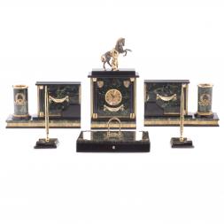 Письменный набор "Конь на дыбах" из змеевика