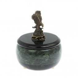 Шкатулка круглая "Орел" из темно-зеленого змеевика 10,5х10,5х13,5 см