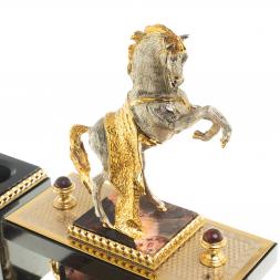Настольный набор из яшмы "Конь на дыбах" Златоуст