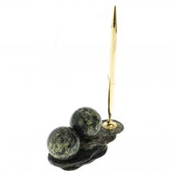 Композиция "Два шара" из змеевика с ручкой