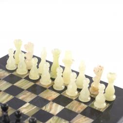 Каменные шахматы "Поединок" камень оникс доска 25х25 см