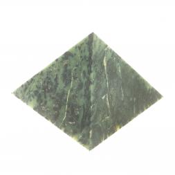 Пирамида из нефрита 8,5х8,5х6,5 см
