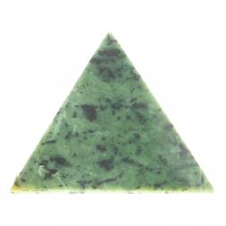 Пирамида из нефрита 6,5х6,5х4,5 см