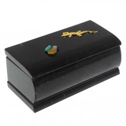 Шкатулка из черного змеевика с ящерицей и самоцветами 15х7,5х6 см