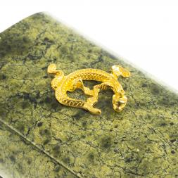 Шкатулка овальная из змеевика "Ящерица" 9х6,5х6 см