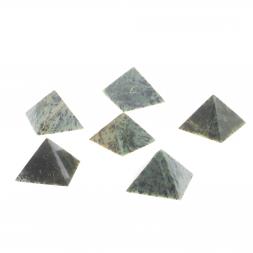 Пирамида из нефрита 6х6х4,5 см