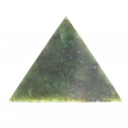 Пирамида из нефрита 4,5х4,5х3,5 см