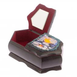 Шкатулка из змеевика "Хозяйка медной горы зимний пейзаж" 20х10х7,5 см