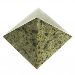 Пирамида 8,5х8,5х7,5 см камень змеевик